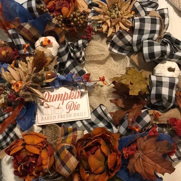 Hand Crafted Wreath Home Accent Pumpkin Wreath with Autumn Colors Final… - Picture 1 of 6
